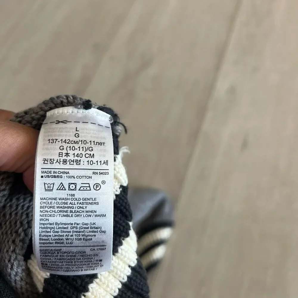 Gap boys sweater size L